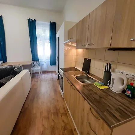 Apartman Csa #2# V Historickem Centru Hradec Kralove Exterior photo