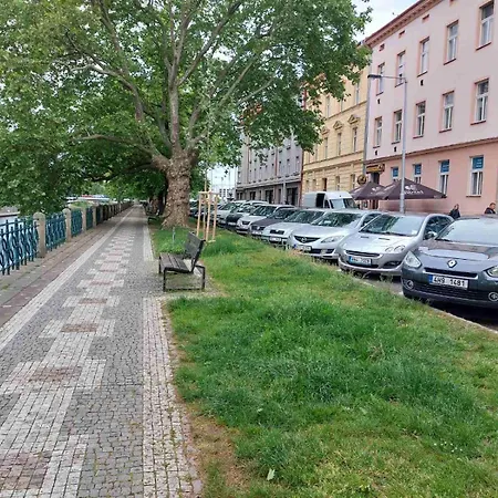 Apartman Csa #2# V Historickem Centru Hradec Kralove Exterior photo