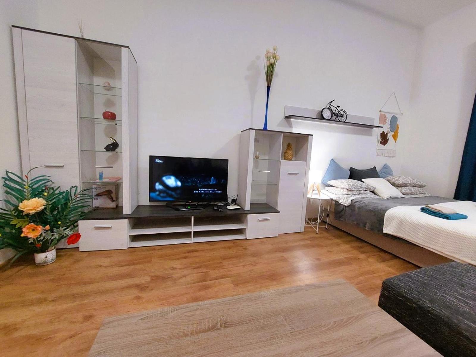 Apartment Csa #2# V Historickem Centru Hradec Kralove